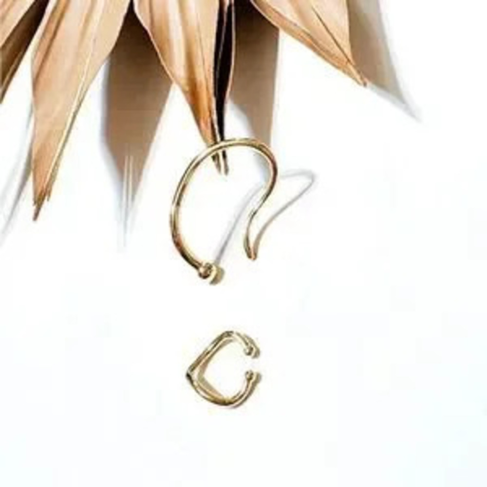 Gold cuff earrings ?N450